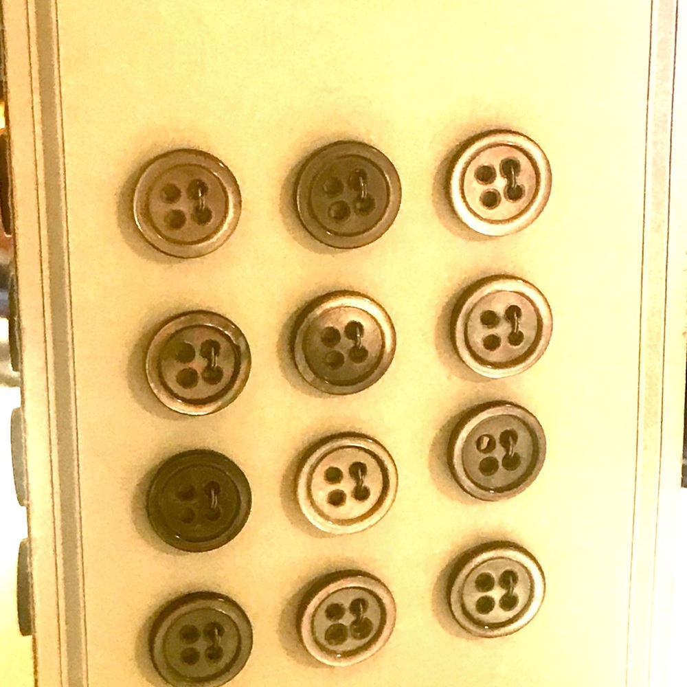 Folding Card Of Abalone Buttons - image 4